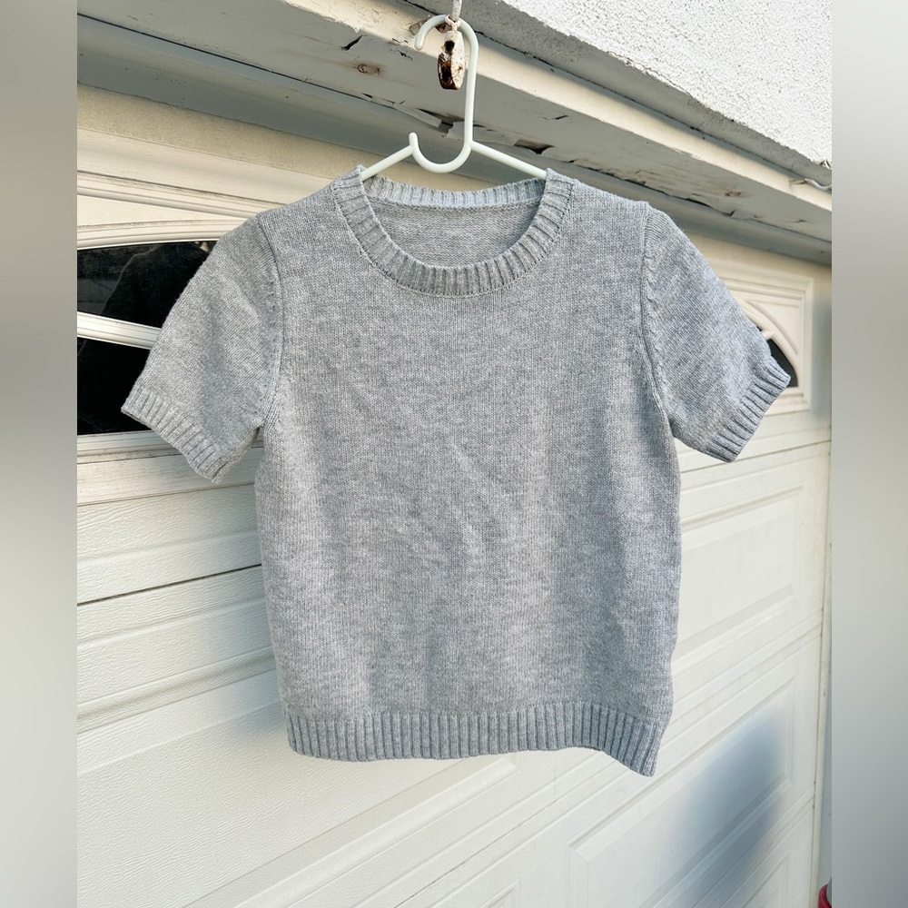 Light Gray Women’s Short-Sleeve Crewneck Sweater Top
